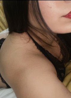 Brianna - puta in Dubai Photo 6 of 8