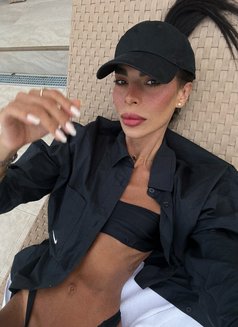 Brianna Ferrari - Transsexual escort in Dubai Photo 29 of 30