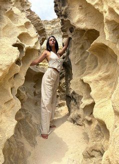 Briar - puta in Dubai Photo 1 of 8