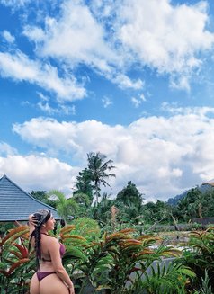 Briel - Intérprete de adultos in Bali Photo 8 of 8