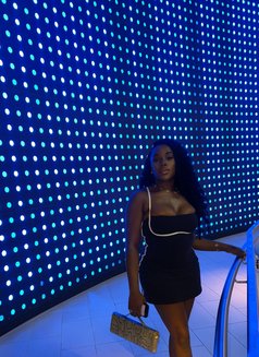 Brielle the Bombshell - puta in Dubai Photo 3 of 12