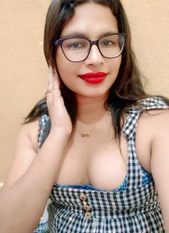 Brindha - Transsexual escort in Coimbatore Photo 1 of 1