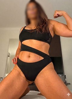 BRITISH Mandi Muscle Mommy - puta in Dubai Photo 8 of 8