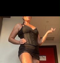 BRITISH 🇬🇧 Mistress Kamila BDSM - dominatrix in Paris