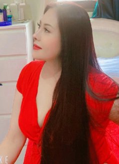 Britney Salvador - escort in Abu Dhabi Photo 1 of 5