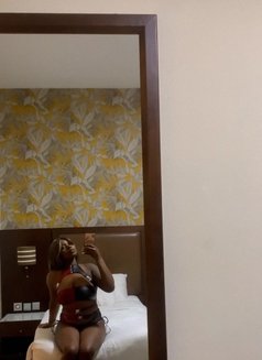 Brittney - puta in Dubai Photo 7 of 9