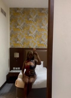 Brittney - puta in Dubai Photo 9 of 9