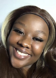 Benna - escort in Johannesburg Photo 2 of 5