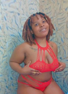 Brown Bae - Intérprete de adultos in Abu Dhabi Photo 8 of 10