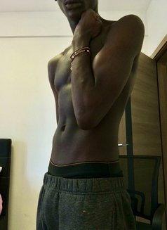 Brown Chocolate - Male escort in Nairobi Photo 3 of 8