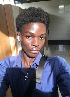 Brown Chocolate - Male escort in Nairobi Photo 6 of 8