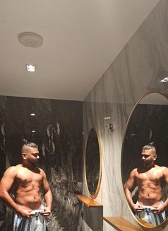 Brown Kendoll - Acompañantes masculino in Dubai Photo 3 of 3