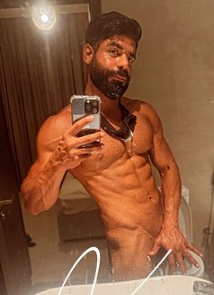 Persian hot massage - Male escort in Dubai Photo 9 of 22
