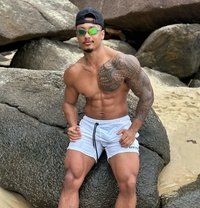 Brublack - Male escort in Paris