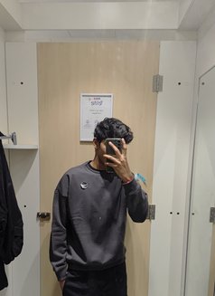 Bruce - Male escort in Mumbai Photo 3 of 6