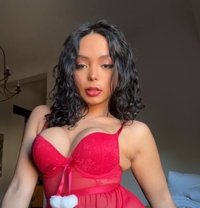 Bruna - Transsexual escort in Tokyo