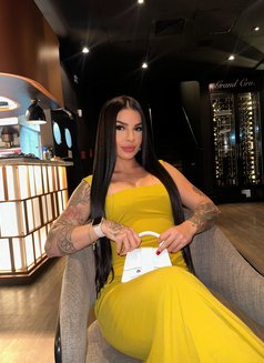 Bruna Ferrari - puta in Dubai Photo 10 of 17