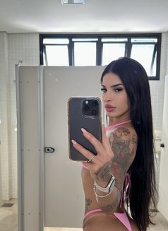 Bruna Ferrari - puta in Dubai Photo 12 of 17