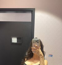 Brunette Luxury Party Model - escort in Dubai Photo 1 of 9