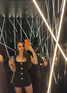 Brunette Luxury Party Model - escort in Dubai Photo 4 of 4