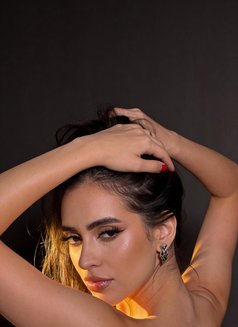 Brunette Luxury Party Model - puta in Dubai Photo 5 of 9