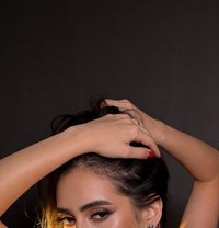 Brunette Luxury Party Model - escort in Dubai Photo 5 of 9