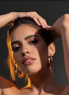 Brunette Luxury Party Model - puta in Dubai Photo 6 of 9