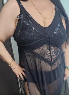 Brusty Sonia - puta in Noida Photo 1 of 6