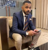 Bryan: CFO in day time Escort at Nights - Acompañantes masculino in Colombo