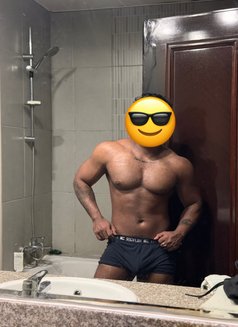 Bryan Sri Lankan model (mgs & BFE) - Acompañantes masculino in Dubai Photo 2 of 13