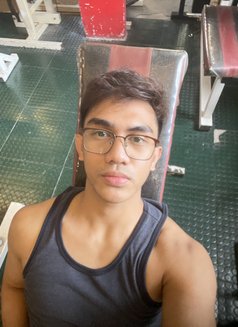 Brylle - Acompañantes masculino in Manila Photo 12 of 12