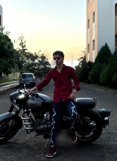 #Btech Fucker Lovely Pussy Licker - Male companion in Mumbai Photo 5 of 7