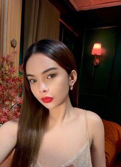 Bubble - Transsexual escort in Manila Photo 5 of 14