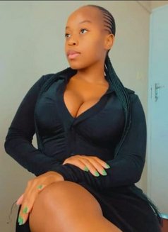Bubbly Ass Rinah Ready to Meet & Fuck - puta in Mumbai Photo 2 of 3