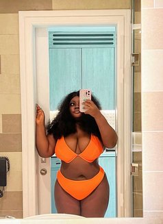 Bubu - puta in Dubai Photo 1 of 6