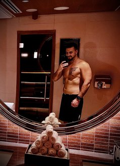 Bugisha - masseur in Dubai Photo 1 of 2