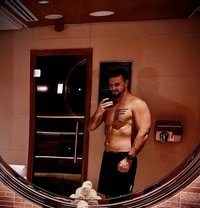 Bugisha - masseur in Dubai