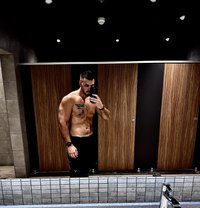 Bugisha - masseur in Dubai