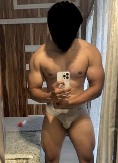 Untamedbeast - Male escort in Mumbai Photo 3 of 11