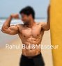 Bull in Mysore - Acompañantes masculino in Mysore Photo 4 of 5