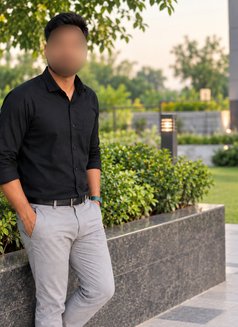 Bull - Acompañantes masculino in Lucknow Photo 1 of 2