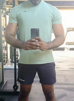 Bull - Male escort in Colombo Photo 2 of 3