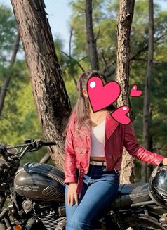 Bullet Girl Cam Show Service - escort in Noida Photo 2 of 3