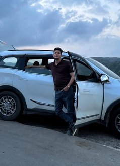 Bull in Udaipur Jaipur - Acompañantes masculino in Udaipur Photo 4 of 9