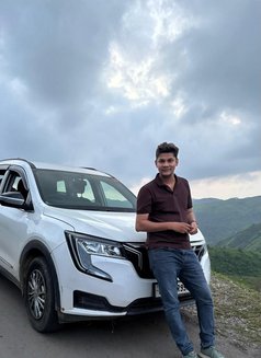 Bull in Udaipur Jaipur - Acompañantes masculino in Udaipur Photo 5 of 9