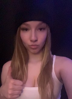 Bunny - puta in Kuwait Photo 3 of 4