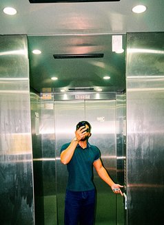 Bunny - Male escort in Mumbai Photo 4 of 6