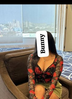 Bunny - puta in Colombo Photo 2 of 13