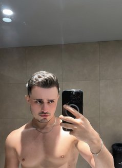 Burakzen - Male escort in Dubai Photo 3 of 7