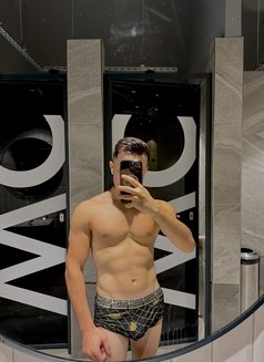 Burakzen - Male escort in Dubai Photo 7 of 7